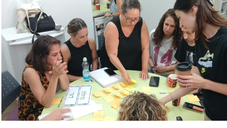 מעבדות פיתוח עירוניות להתמודדות עם אתגרים מקומיים בבתי הספר