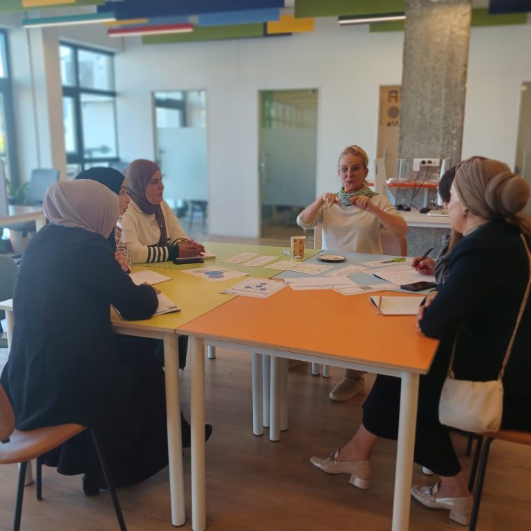 מפגשים על חשיבות פיתוח מיומנויות מנטליות במצוינות - למורי מקצועות ההייטק